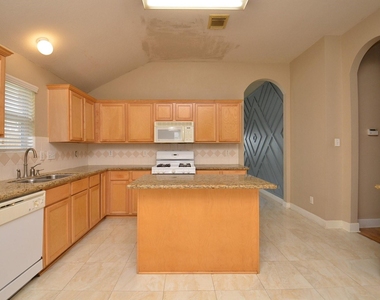 4510 Regal Drive - Photo Thumbnail 9