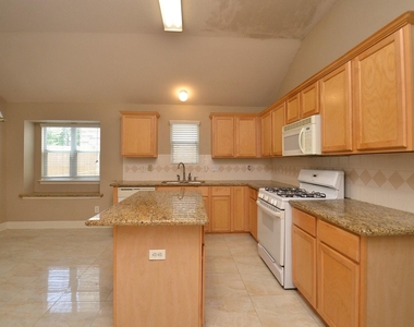 4510 Regal Drive - Photo Thumbnail 12