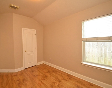 4510 Regal Drive - Photo Thumbnail 17
