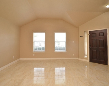 4510 Regal Drive - Photo Thumbnail 2