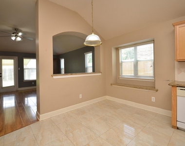4510 Regal Drive - Photo Thumbnail 8