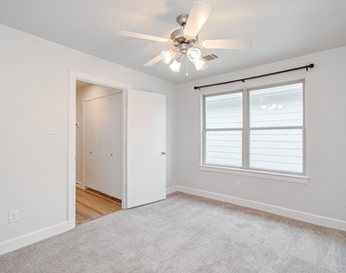 624 E 39th Street - Photo Thumbnail 29