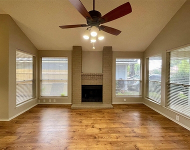 13703 Carsa Lane - Photo Thumbnail 3
