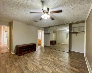 13703 Carsa Lane - Photo Thumbnail 11