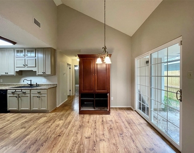 13703 Carsa Lane - Photo Thumbnail 4