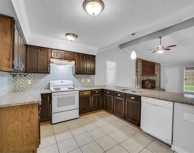 13618 Piney Oaks Drive - Photo Thumbnail 2