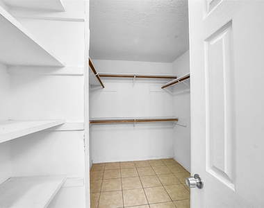 13618 Piney Oaks Drive - Photo Thumbnail 21