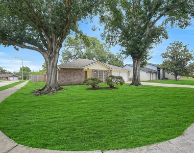 13618 Piney Oaks Drive - Photo Thumbnail 6