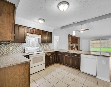 13618 Piney Oaks Drive - Photo Thumbnail 9