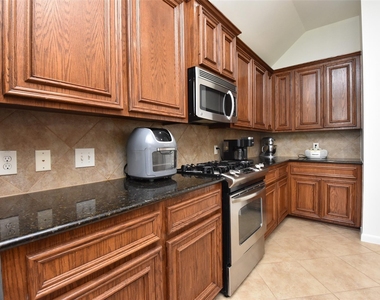 6307 Teal Mist Lane - Photo Thumbnail 9