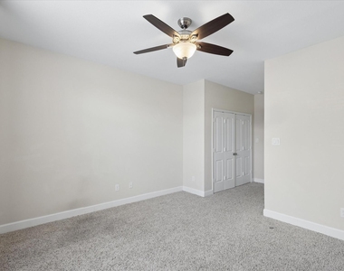 814 W 26th Street - Photo Thumbnail 7