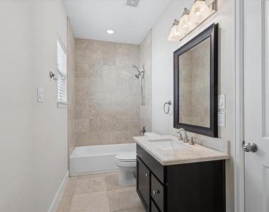 814 W 26th Street - Photo Thumbnail 9
