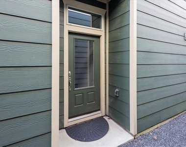 814 W 26th Street - Photo Thumbnail 14