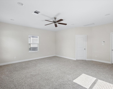 814 W 26th Street - Photo Thumbnail 25