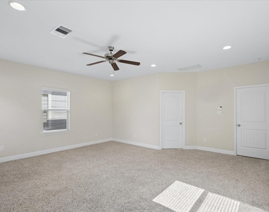 814 W 26th Street - Photo Thumbnail 26