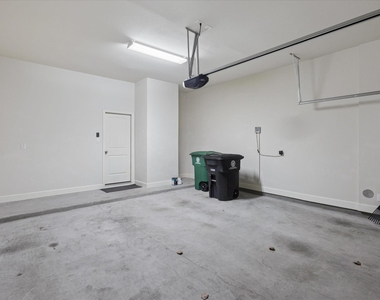 814 W 26th Street - Photo Thumbnail 34