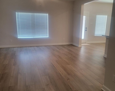 3053 Myrtle Sunset Drive - Photo Thumbnail 5