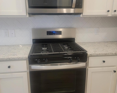 3053 Myrtle Sunset Drive - Photo Thumbnail 8