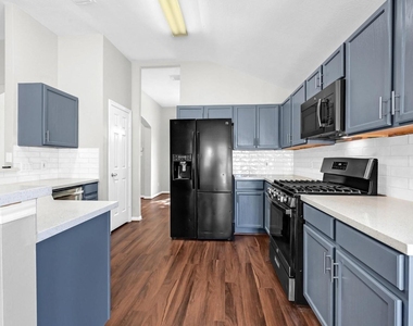 4018 Floral Way Ct - Photo Thumbnail 9