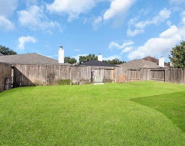 4018 Floral Way Ct - Photo Thumbnail 18
