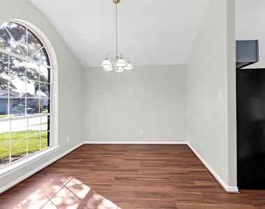 4018 Floral Way Ct - Photo Thumbnail 4