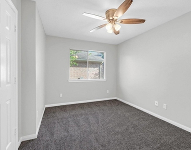4018 Floral Way Ct - Photo Thumbnail 12
