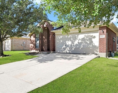 4018 Floral Way Ct - Photo Thumbnail 2