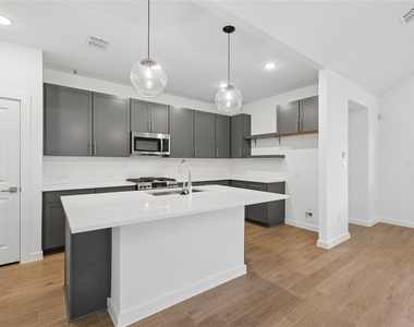 698 Daniels Lake Lane - Photo Thumbnail 11