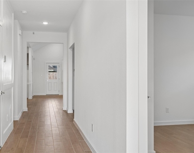 698 Daniels Lake Lane - Photo Thumbnail 2