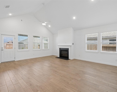 698 Daniels Lake Lane - Photo Thumbnail 8