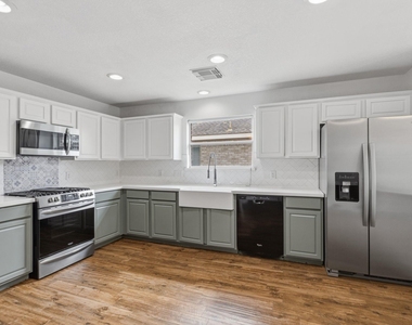 9318 Castlegap Drive - Photo Thumbnail 6