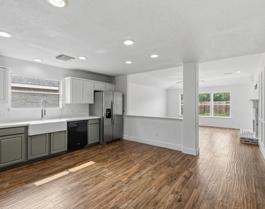 9318 Castlegap Drive - Photo Thumbnail 8