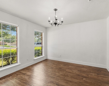 9318 Castlegap Drive - Photo Thumbnail 4
