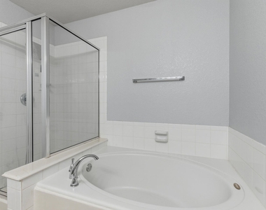 9318 Castlegap Drive - Photo Thumbnail 15