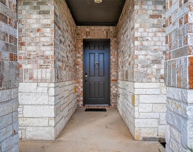 6506 Tiburon Lakes Drive - Photo Thumbnail 2