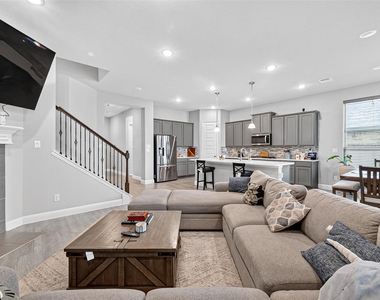 6506 Tiburon Lakes Drive - Photo Thumbnail 9