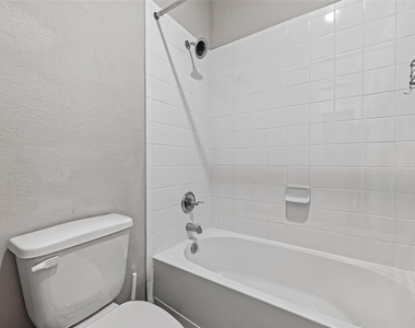 6506 Tiburon Lakes Drive - Photo Thumbnail 28
