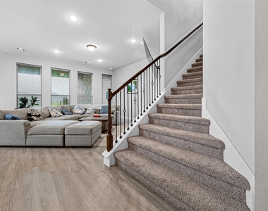 6506 Tiburon Lakes Drive - Photo Thumbnail 5