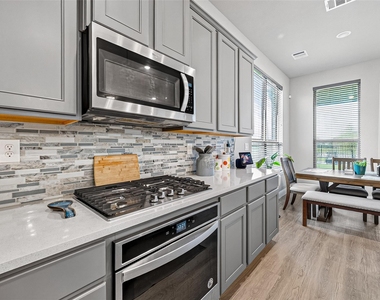 6506 Tiburon Lakes Drive - Photo Thumbnail 13