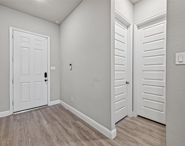 6506 Tiburon Lakes Drive - Photo Thumbnail 3
