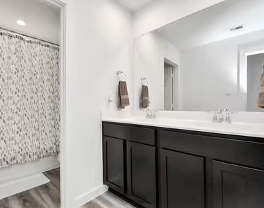 12320 Churchill Down Dr - Photo Thumbnail 16