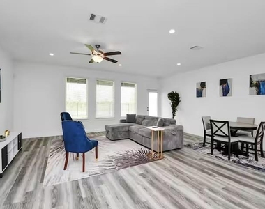 12320 Churchill Down Dr - Photo Thumbnail 5