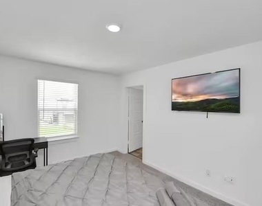 12320 Churchill Down Dr - Photo Thumbnail 8