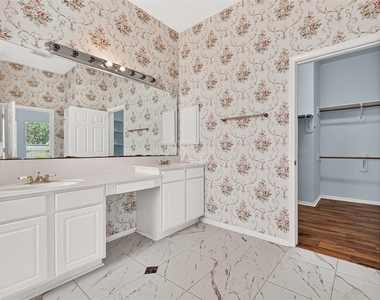 12338 Ashford Hollow Drive - Photo Thumbnail 32