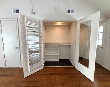 3918 Driscoll Street - Photo Thumbnail 10