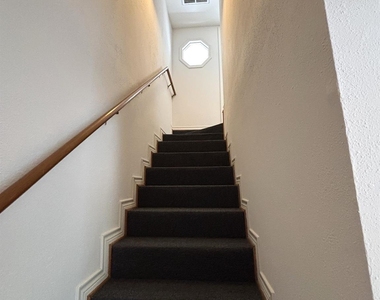 3918 Driscoll Street - Photo Thumbnail 7