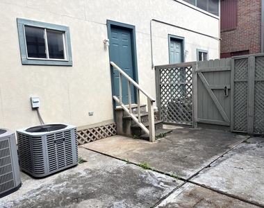 3918 Driscoll Street - Photo Thumbnail 6