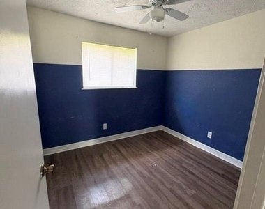 3310 Ashwyne Court - Photo Thumbnail 5