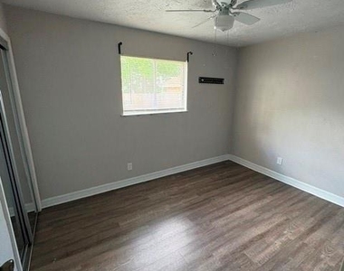 3310 Ashwyne Court - Photo Thumbnail 3