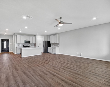 13126 Lago Acero Lane - Photo Thumbnail 17